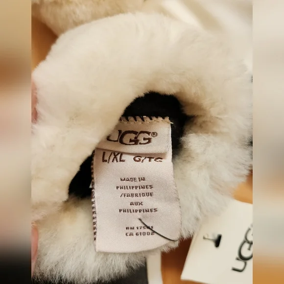 🎁UGG quilted women's white gloves with leather trim L/XL - Picture 5 of 13